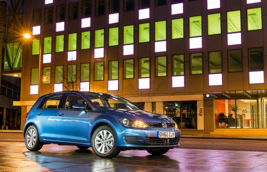  Volkswagen Golf TDi BlueMotion 2012 года  (UK) (фото 51 из 52)